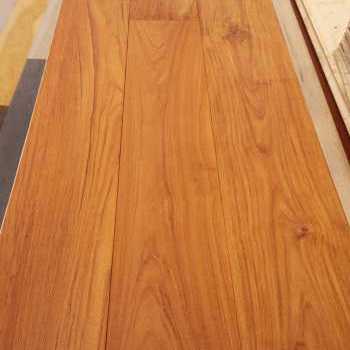Parquet in teak naturale all'acqua